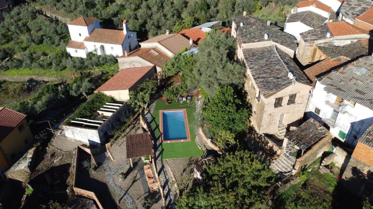 Caserio De Ovejuela Esterno foto